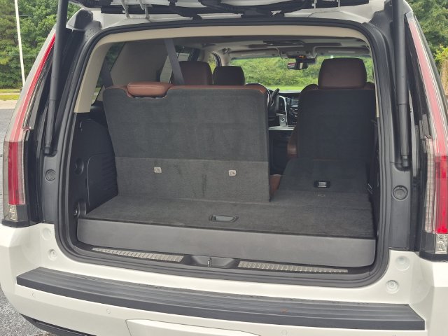 Used 2018 Cadillac Escalade Premium Luxury AWD/4WD image 4