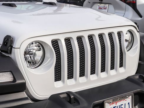 Used 2022 Jeep Wrangler Sport image 6