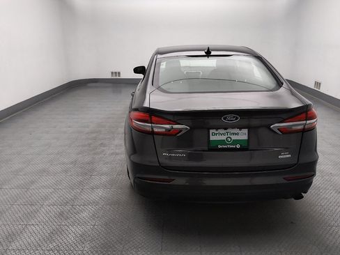 Used 2019 Ford Fusion SE FWD image 6