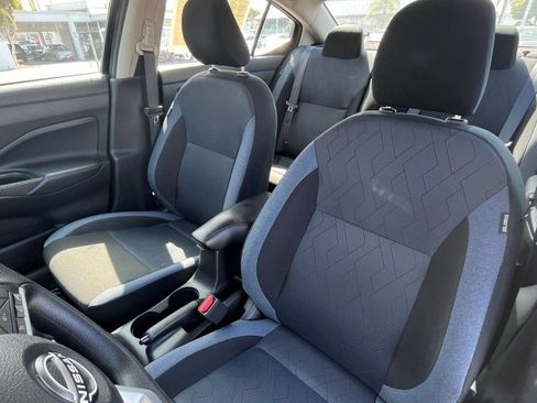 Used 2025 Nissan Versa SV FWD image 32