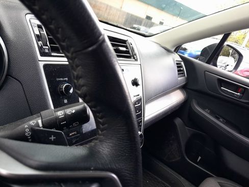 Used 2018 Subaru Outback 2.5i Premium AWD/4WD image 21