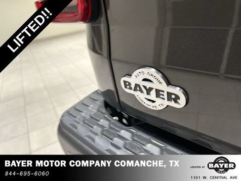Used 2025 Jeep Gladiator Mojave AWD/4WD image 29