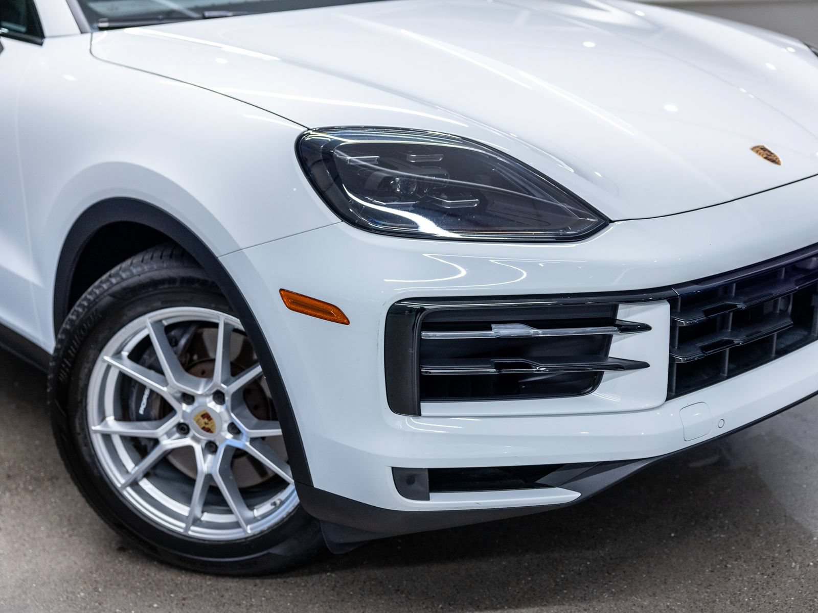 Certified 2024 Porsche Cayenne AWD/4WD image 17