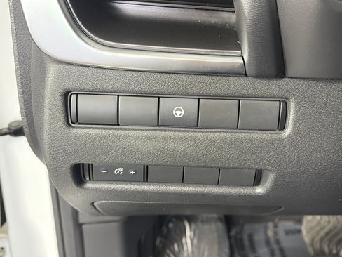 Used 2021 Nissan Rogue SV image 26