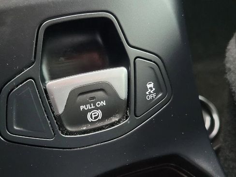 Used 2019 Jeep Renegade Sport image 21