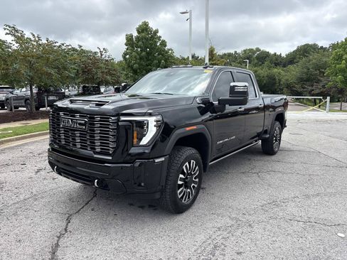 Used 2026 GMC Sierra 2500 Denali Ultimate AWD/4WD image 3