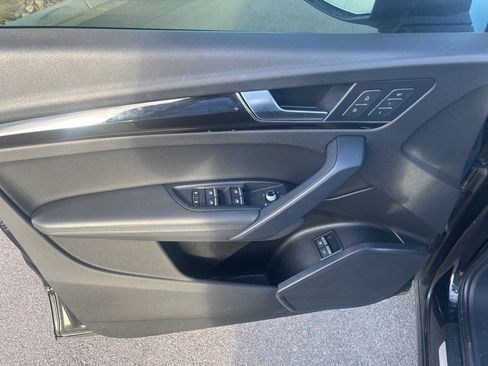 Used 2020 Audi Q5 e Premium Plus w/ Premium Plus Package image 8