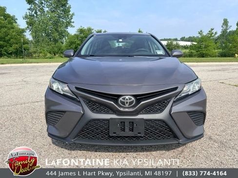 Used 2019 Toyota Camry SE FWD image 8