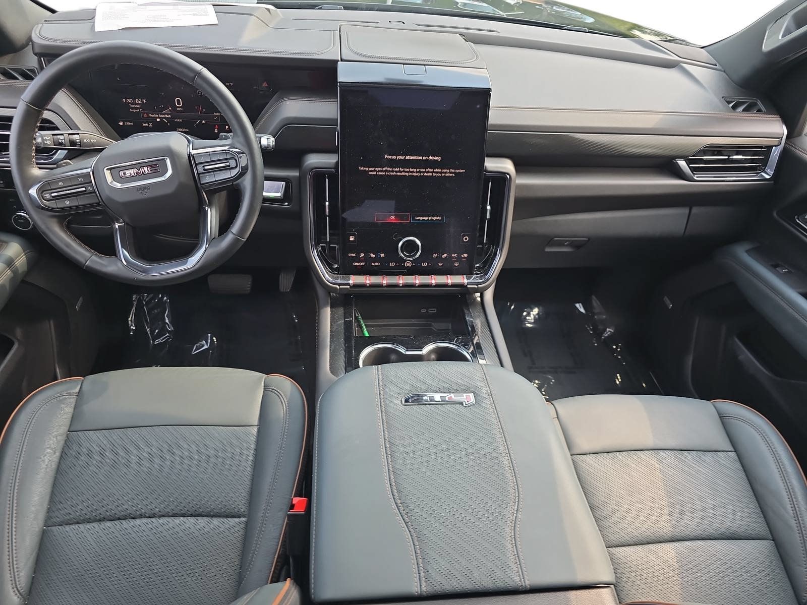 Used 2025 GMC Yukon AT4 w/ AT4 Premium Package AWD/4WD image 9
