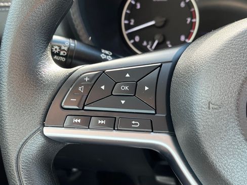Used 2025 Nissan Sentra SV FWD image 16