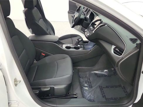 Used 2024 Chevrolet Malibu RS image 35