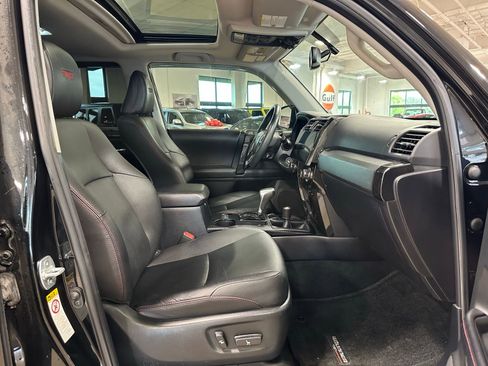 Used 2018 Toyota 4Runner TRD Off-Road Premium image 37
