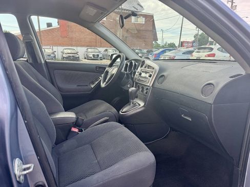 Used 2005 Toyota Matrix FWD image 10
