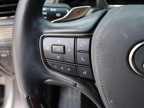 Used 2022 Lexus LS 500 AWD w/ Luxury Package image 32