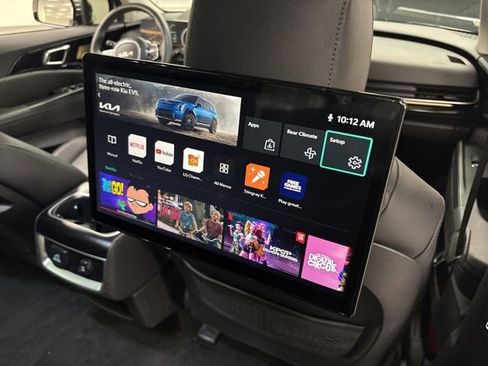 Used 2025 Kia Carnival SX Prestige FWD image 2