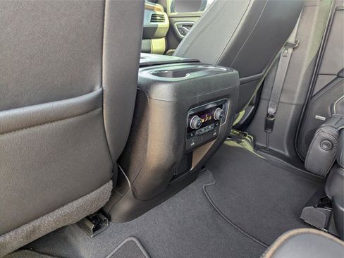 Used 2022 Chevrolet Tahoe High Country image 16