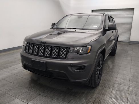 Used 2020 Jeep Grand Cherokee Altitude RWD image 15