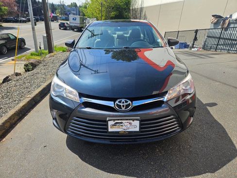 Used 2015 Toyota Camry LE FWD image 7