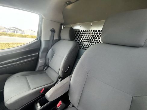 Used 2019 Nissan NV200 SV w/ Navigation Package image 11