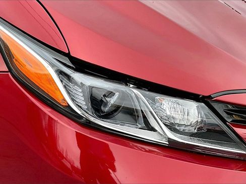 Used 2018 Toyota Camry L image 29