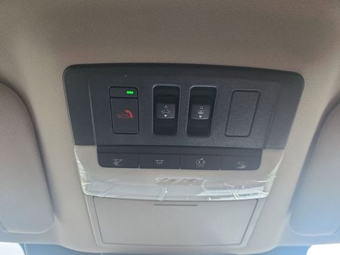New 2026 Nissan Pathfinder Platinum FWD image 28