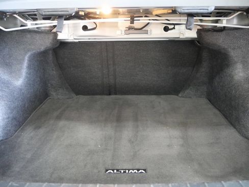 Used 2025 Nissan Altima 2.5 SV FWD image 24