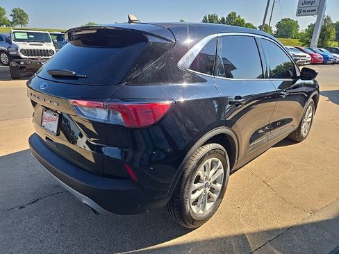 Used 2022 Ford Escape SE w/ Convenience Package FWD image 11
