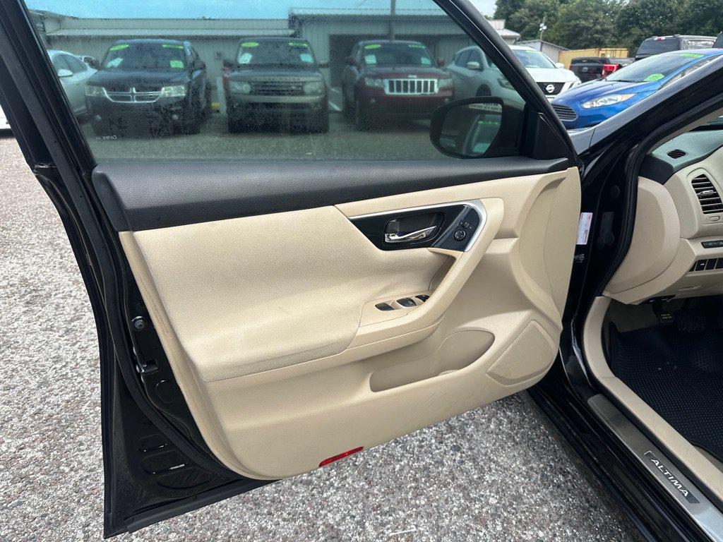 Used 2014 Nissan Altima 2.5 SV w/ Convenience Package FWD image 11