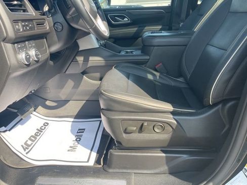 Used 2023 GMC Yukon SLT w/ SLT Premium Package AWD/4WD image 5