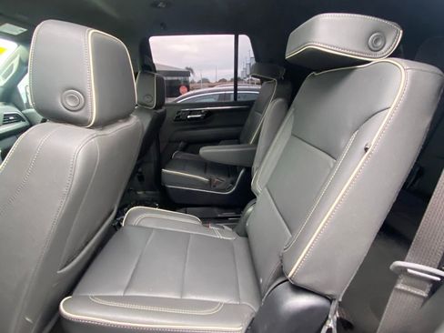 Used 2025 Chevrolet Tahoe Premier AWD/4WD image 10