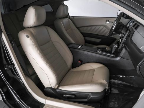 Used 2010 Ford Mustang GT image 28