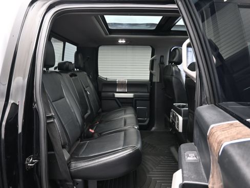 Used 2017 Ford F250 Lariat w/ Lariat Ultimate Package AWD/4WD image 12