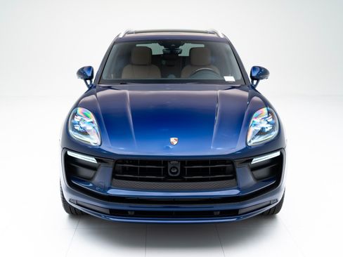 Certified 2026 Porsche Macan AWD/4WD image 6