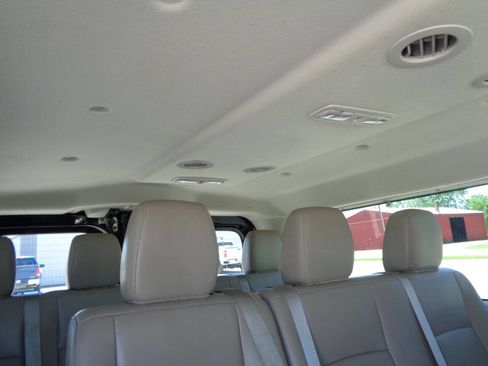 Used 2019 Nissan NV 3500 SL image 51