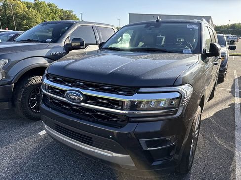 Used 2024 Ford Expedition Max Limited image 8
