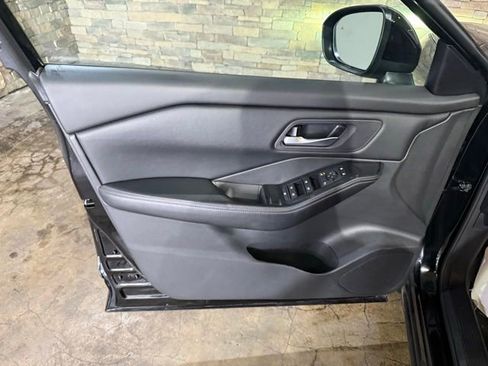 Certified 2025 Nissan Rogue SV image 8