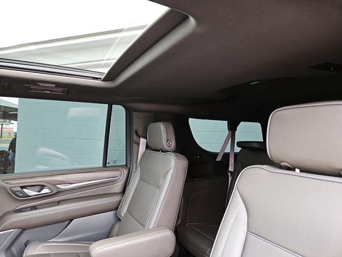 Used 2024 GMC Yukon XL Denali w/ Max Trailering Package image 8