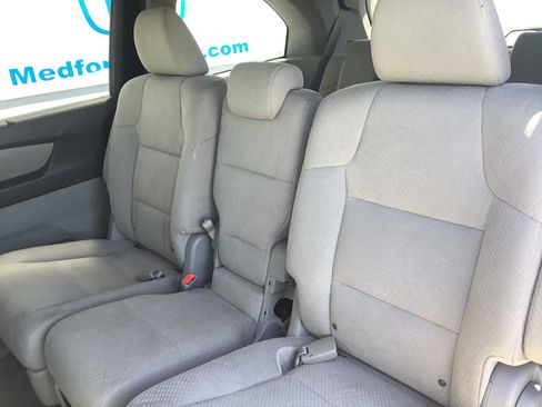 Used 2016 Honda Odyssey SE image 13