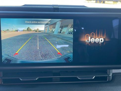 New 2025 Jeep Gladiator Sport image 24