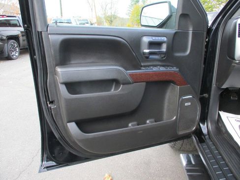 Used 2015 GMC Sierra 1500 SLT w/ SLT Crew Cab Value Package image 30