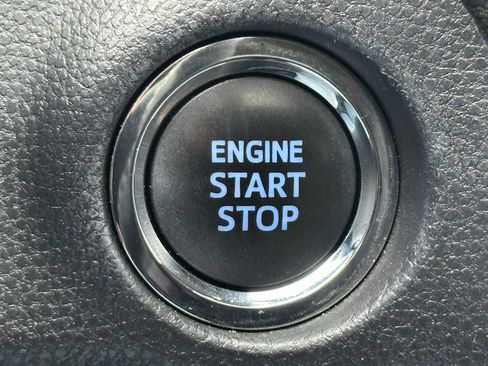 Used 2022 Toyota RAV4 XLE Premium image 30