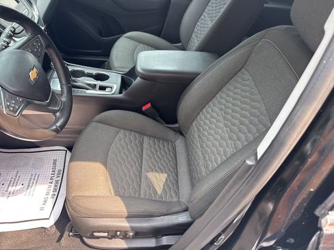 Used 2019 Chevrolet Equinox LT w/ Driver Convenience Package FWD image 17