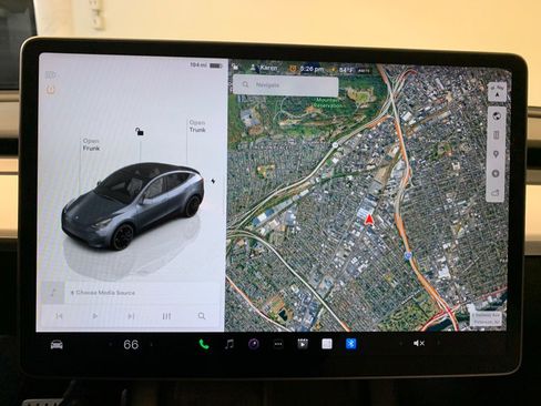 Used 2022 Tesla Model Y Performance AWD/4WD image 34