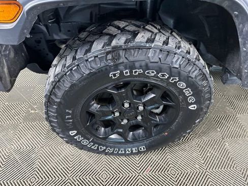 Used 2023 Jeep Wrangler Unlimited w/ Cold Weather Group image 9