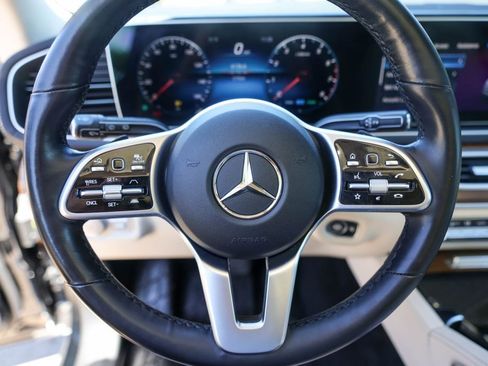 Used 2023 Mercedes-Benz GLS 450 4MATIC image 11