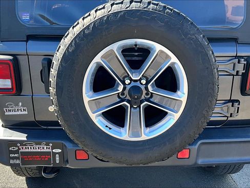 Used 2020 Jeep Wrangler Unlimited Sahara image 24