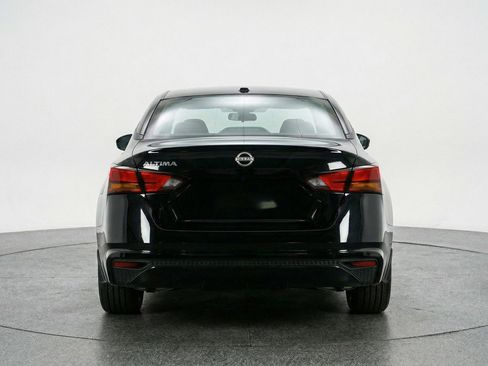 Used 2025 Nissan Altima 2.5 SV image 7