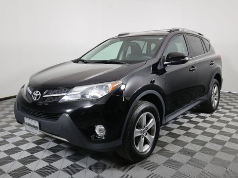 Used 2015 Toyota RAV4 XLE AWD/4WD image 5