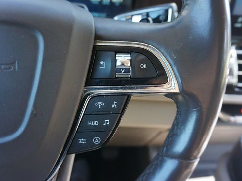 Used 2022 Lincoln Navigator Reserve AWD/4WD image 9
