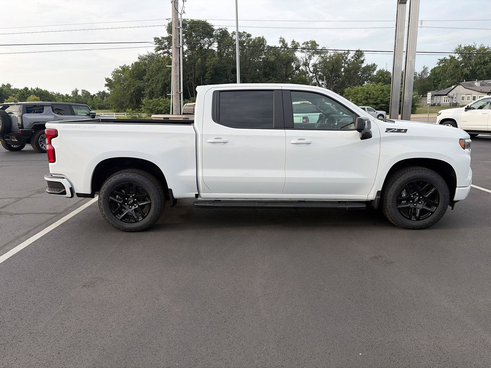 New 2026 Chevrolet Silverado 1500 RST w/ RST All Star Premium Package AWD/4WD image 2